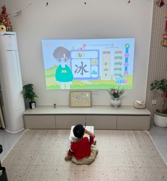 荐五一用大眼橙C2 Ultra宅家嗨翻天麻将胡了2模拟器试玩2025宝藏投影仪推(图4)